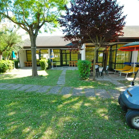 Locazione Turistica Borsetti.10 Holiday home *